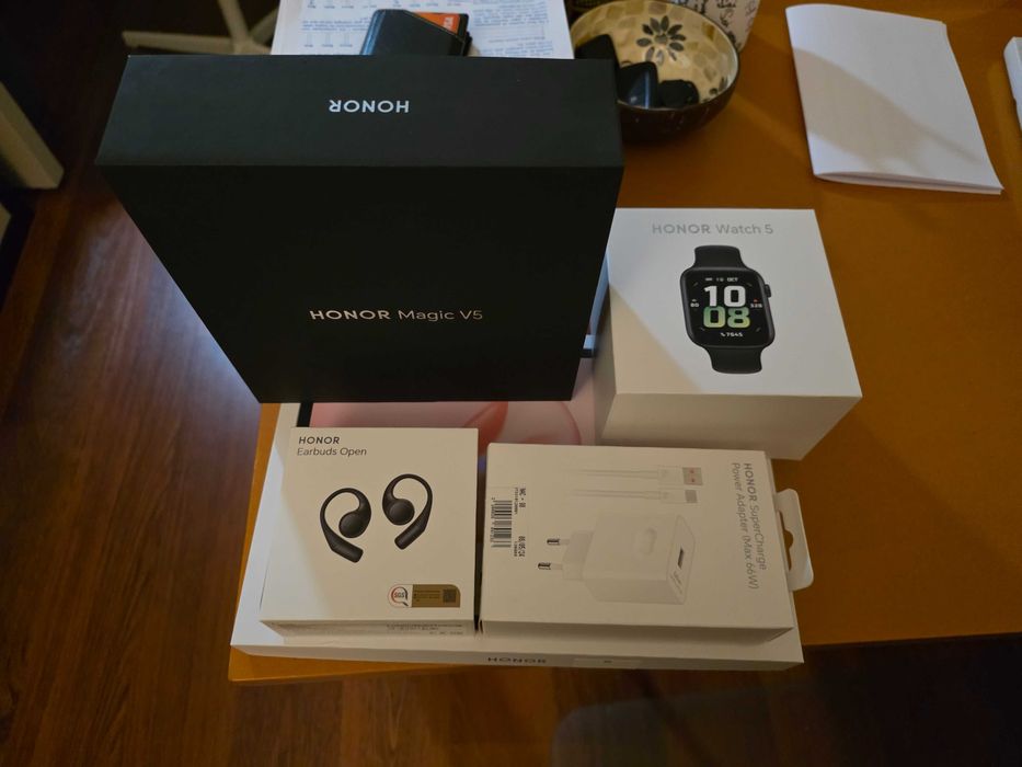 Honor Magic V5 + Extras