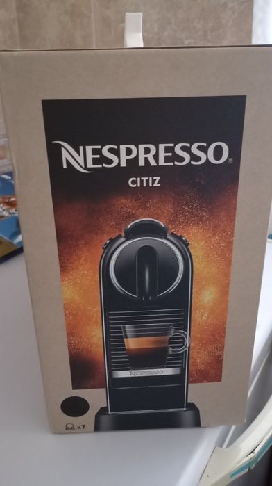 Máquina de café cápsulas Nespresso Nova