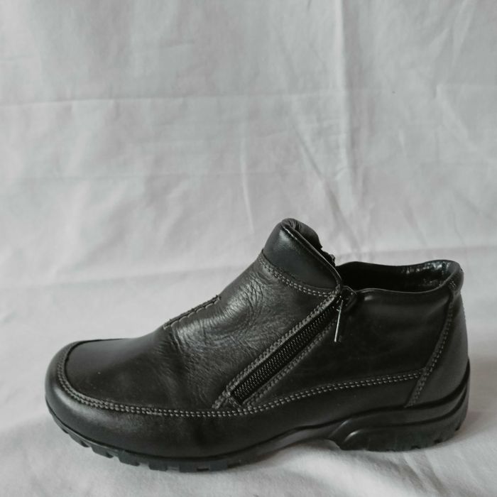 Rieker roz. 36 - dł. wkł. 22,5 cm - skóra- jak nowe