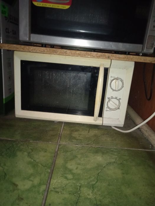 Мікроволновка Сатурн на запчастини