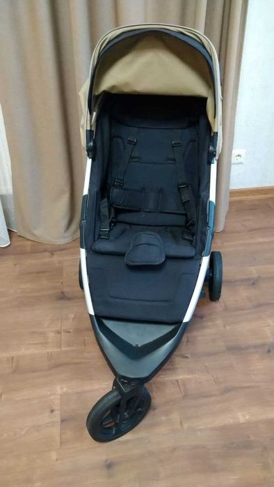 Прогулянкова коляска Thule Spring Aluminium, гарний стан