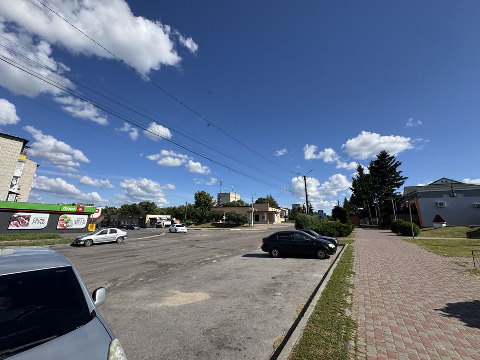 Оренда  м. Миронівка , 20-60 кв.м. комерційне приміщення , центр .