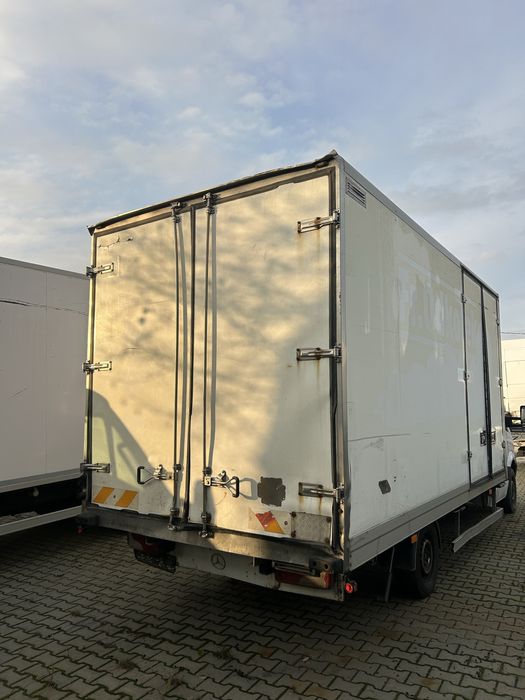 Kontener Izoterma Chlodnia Magazyn Zabudowa Mercedes Sprinter Iveco