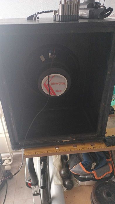 Caixa com speaker de 200w