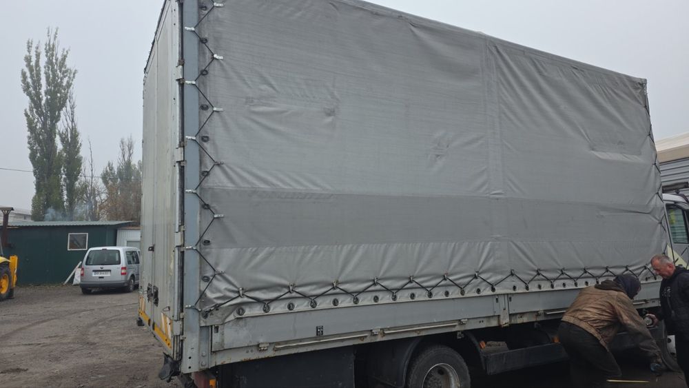 Тент,задні двері на ман