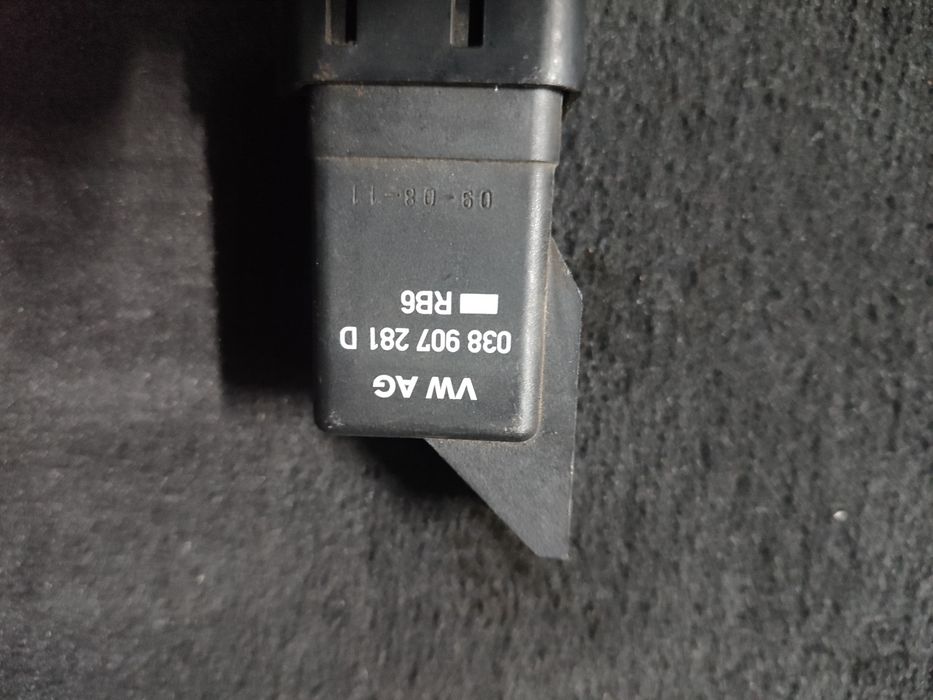 Реле свічок запалювання Volkswagen Passat Golf Skoda Seat реле свечей