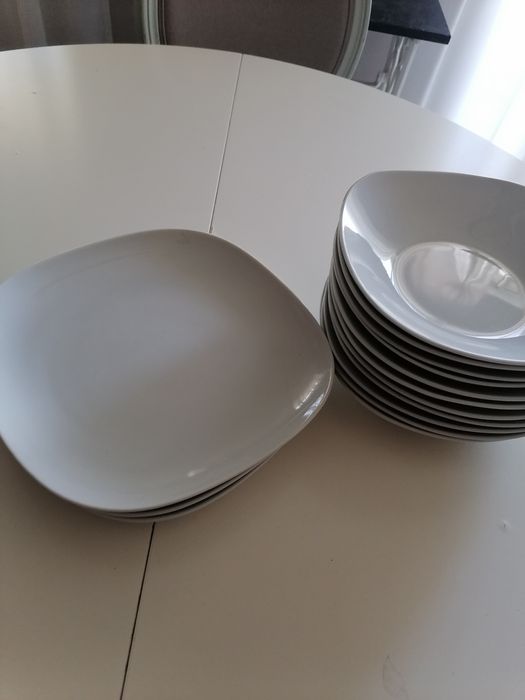 Conjunto de Pratos e Tigelas