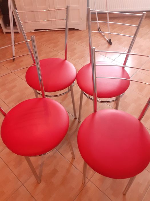 Zestaw  krzeseł kolor czerwony