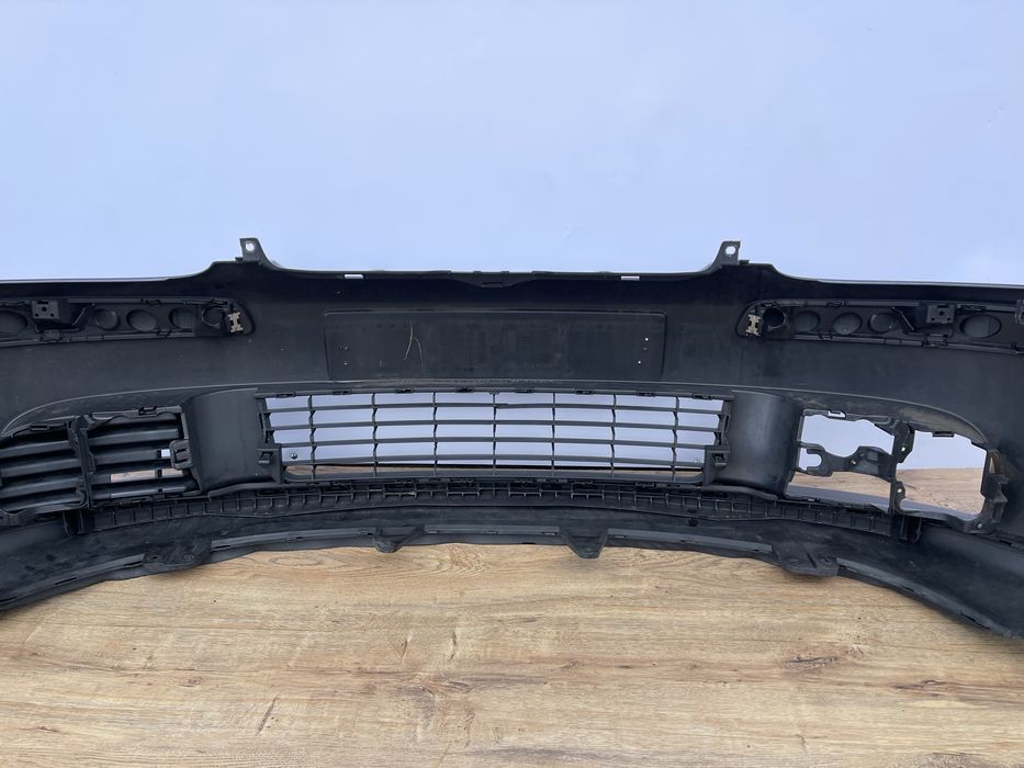 Бампер передній VW Golf 5 хетчбек LC9Z 2003-2008 Фольксваген Гольф 5