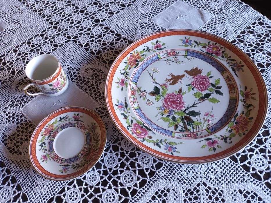 Conjuntos em porcelana pintados à mão por Francisco Vidal