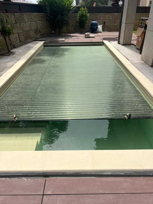 Cobertura de Piscina Eléctrica de laminas em  policarbonato 3mX7m