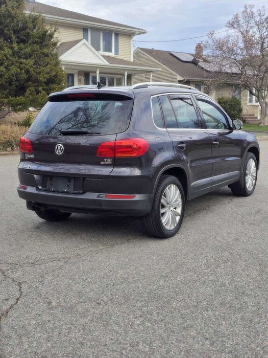 Volkswagen Tiguan      2016