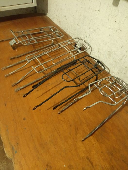 Велобагажники та інші запчастини.