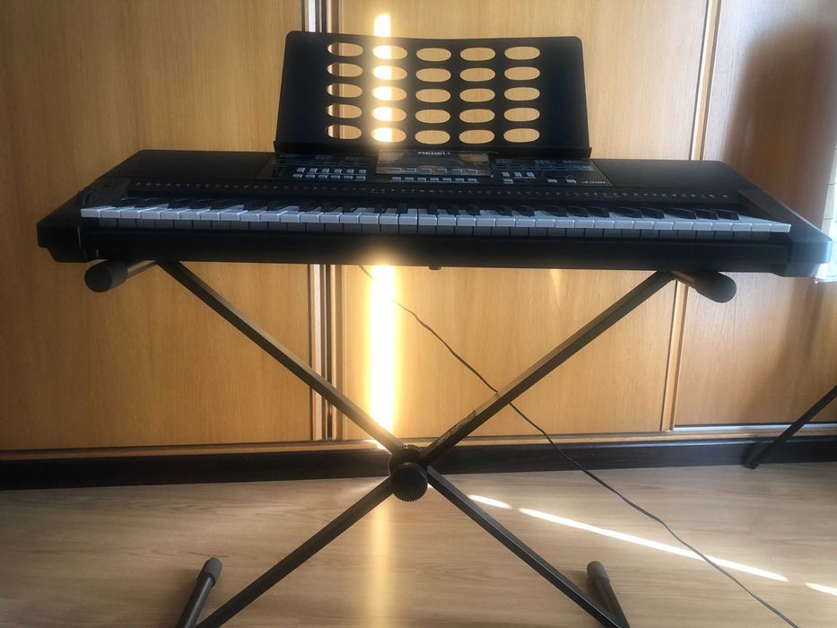 Piano eletrónico Medeli A300