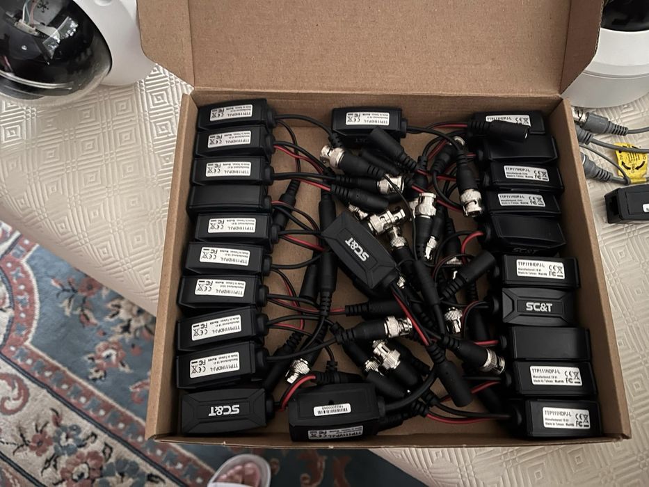 Câmeras de vigilância MAZI