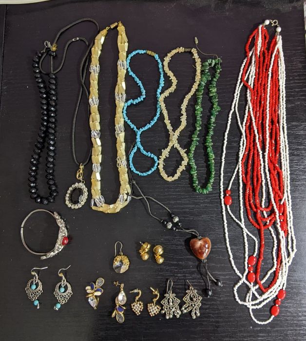 Украшения женские Бисер