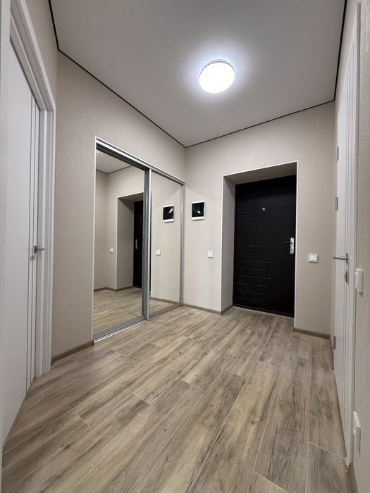 Продаж новоі квартири 40 м2 з ремонтом, кухнею,гардеробною, Софіівська Борщагівка