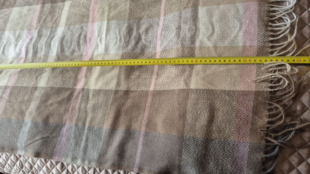 Szalik w kratę z frędzlami ciepły 190x70