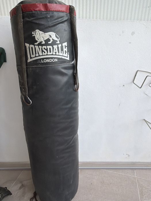 Saco de boxe de teto  Lonsdale - oferta luvas de boxe