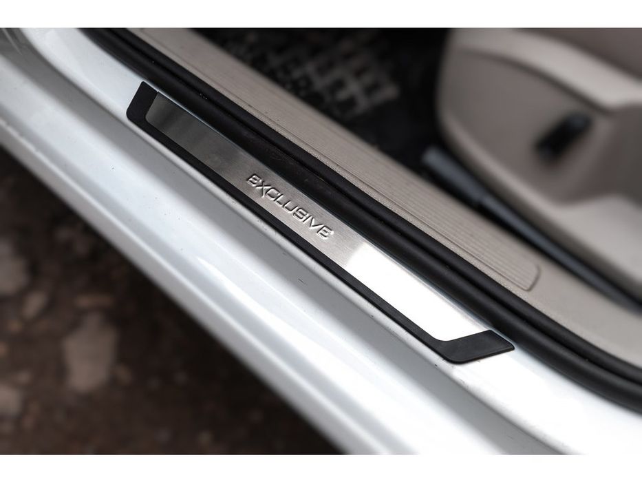 Volkswagen Golf 7/E-Golf 2012-2020 рр. Накладки на пороги Flexill Exclusive (4 шт, нерж)
