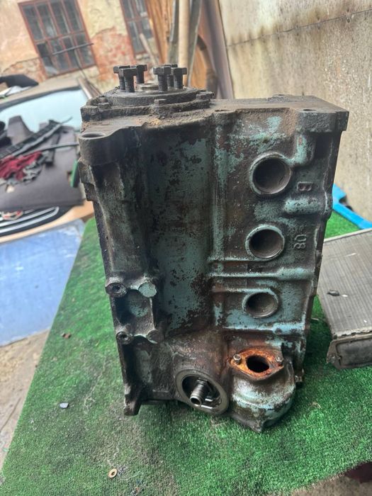 Блок двигуна Ваз 2108 1,3 карб колінвал не стукає взборі