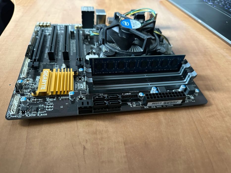 Zestaw Gigabyte GA-Z97M-D3H+ Intel i5-4430 BOX+4GB DDR3. Gwarancja.