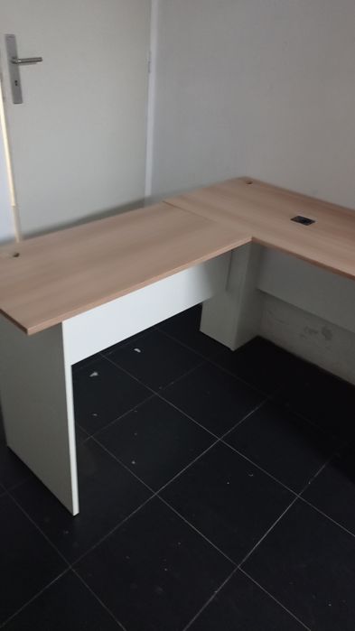 Secretária / Mesa de Escritório em L