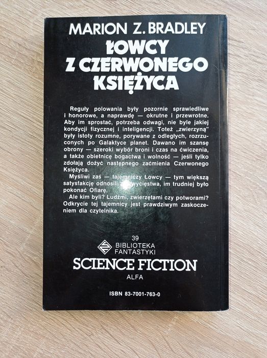 Łowcy z Czerwonego Księżyca Marion Z. Bradley