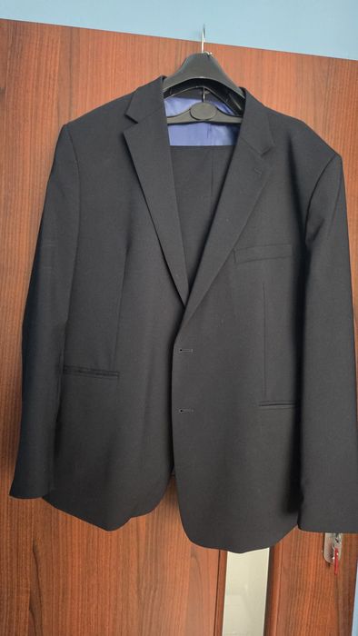 Garnitur męski ciemny granatowy