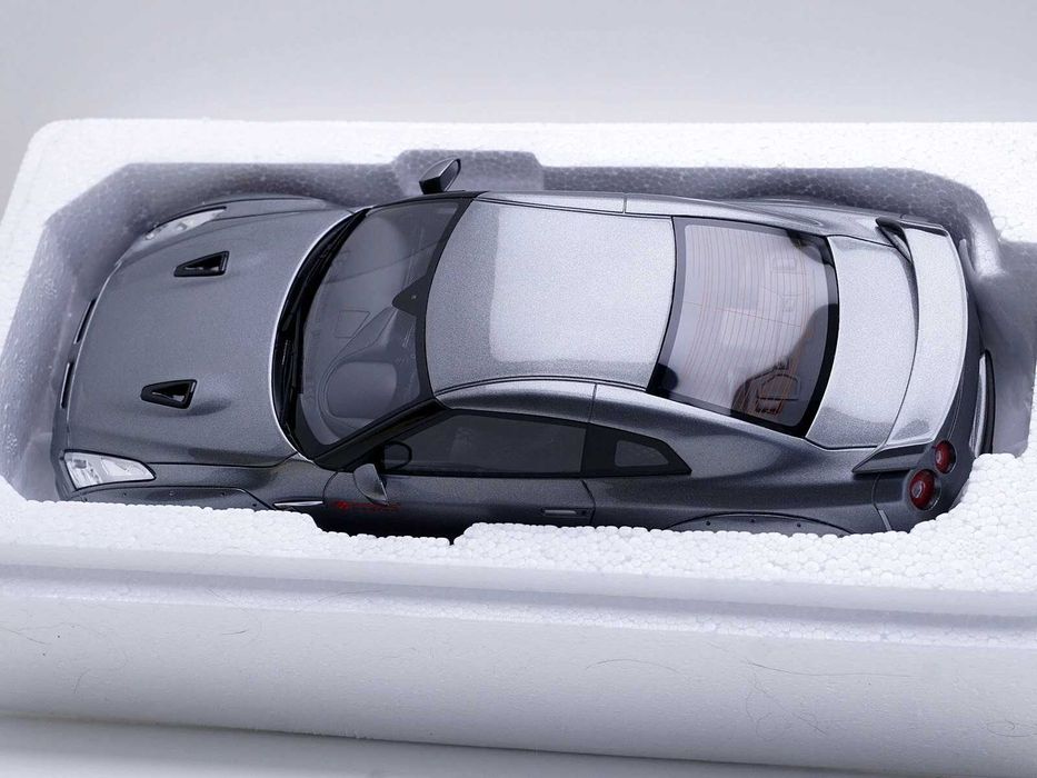 1/18 nissan gt-r (r35) prior design (gt spirit)