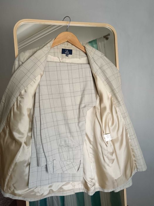 Conjunto de casaco e calças retas