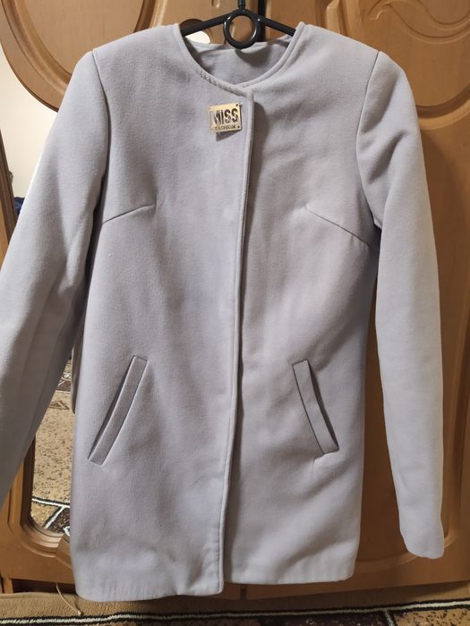 Жіноче пальто 44 р