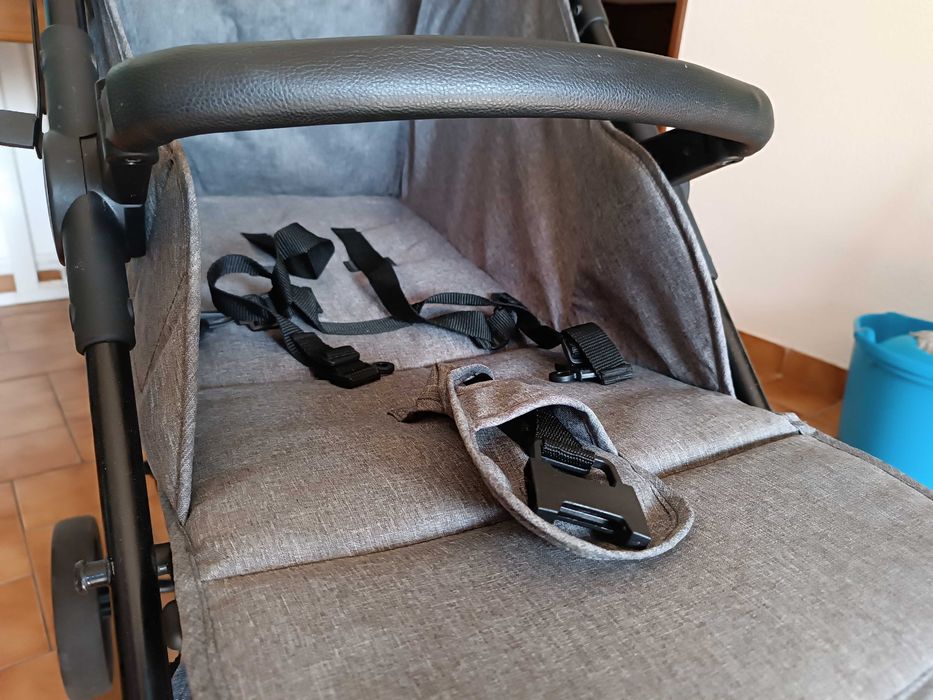Vendo Carrinho de Passeio Asalvo - em muito bom estado