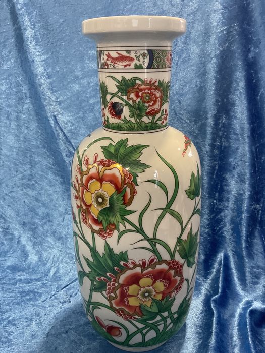 Vaso vista alegre porcelana com 38 cm anúncios abaixo