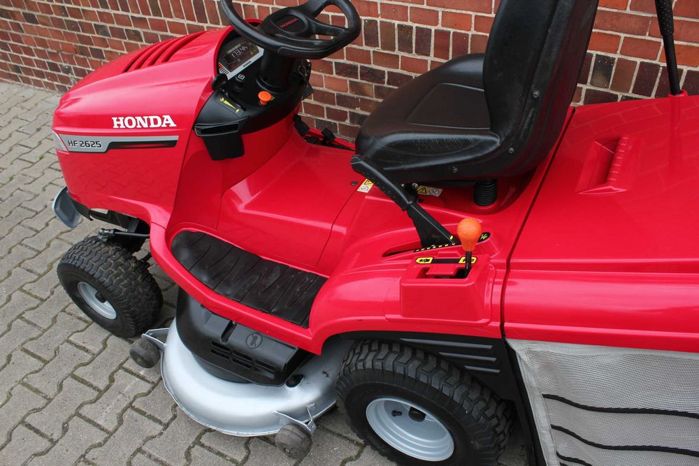 Honda 2625 V2 TRAKTOREK Kosiarka