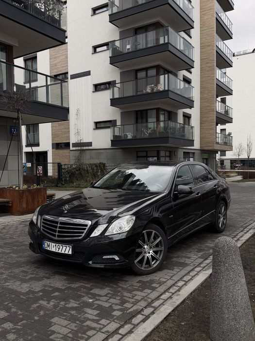 Mercedes-Benz E220 2.2 Diesel Automat 2010