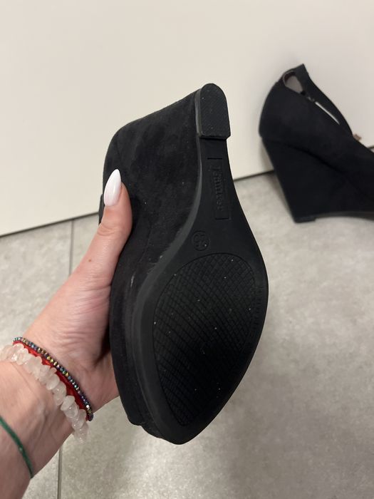 Buty na koturnie r 35