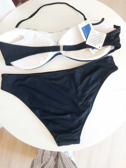 Biquini preto e prateado