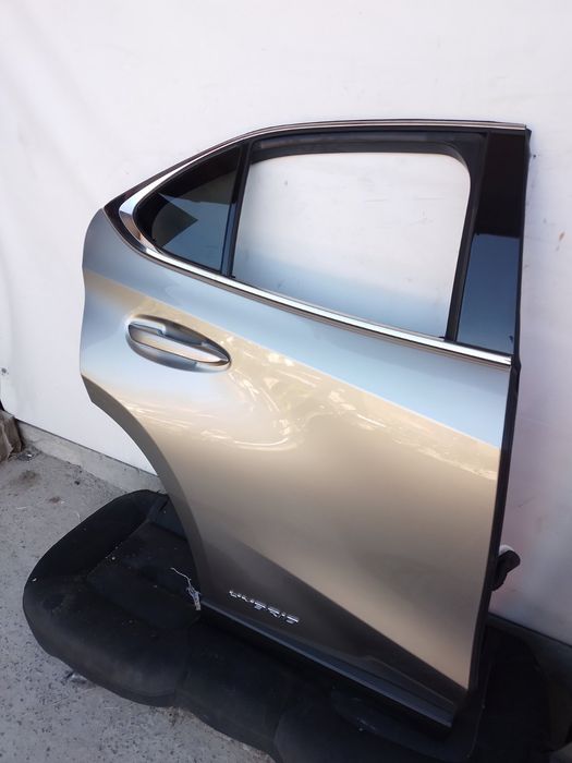 Двері праві на Lexus UX Лексус ЮХ 19-23 року