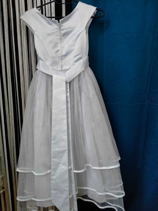 Біле плаття для дівчинки