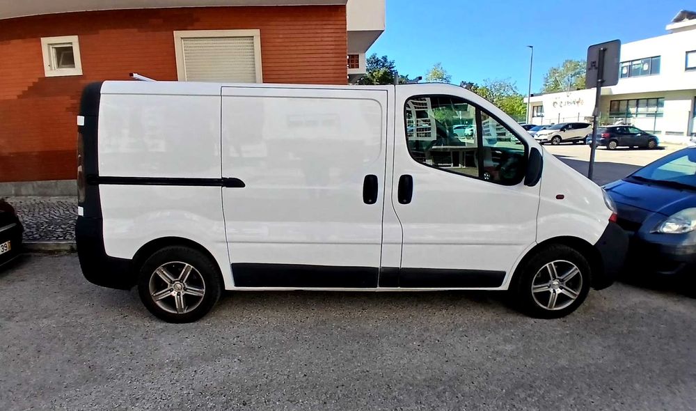 Vendo Renault Trafic 1.9  82 cv. Ano 2005