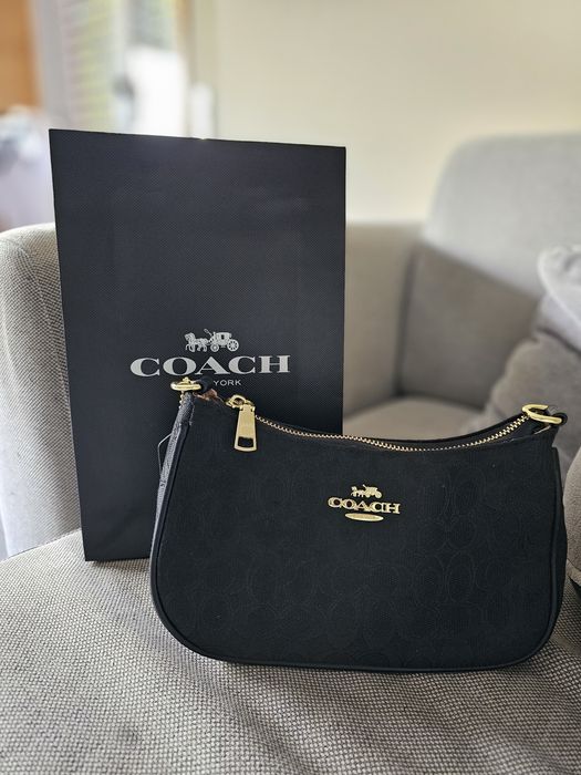 Mala preta, elegante e versátil para o día a día