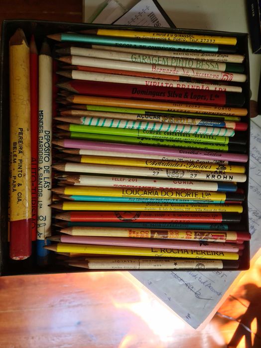 Colecção de lápis de publicidade antigos