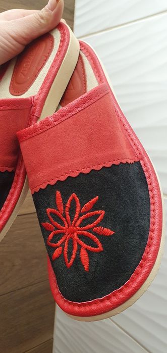 Kapcie laczki pantofle 41 kryte skóra naturalna skórzane 39 38,37,36