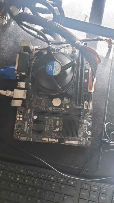 Kit MotherBoard com socket 1150 com i5 8GB RAM