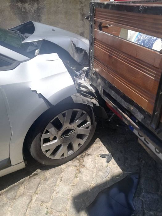 Citroen c4 acidentado