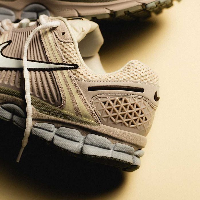 ОРИГІНАЛ‼️ Nike Zoom Vomero 5 SE FZ3653-104 кроссовки мужские кросівки