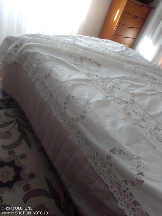 Toalha para sala de jantar bordada