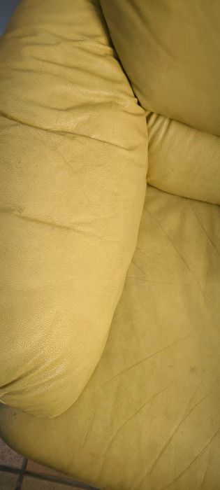 Conjunto de sofás em pele