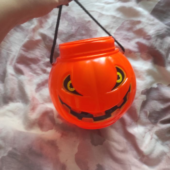 Wiaderko na cukierki halloween